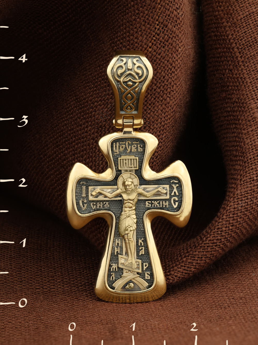 Крест из лимонного золота