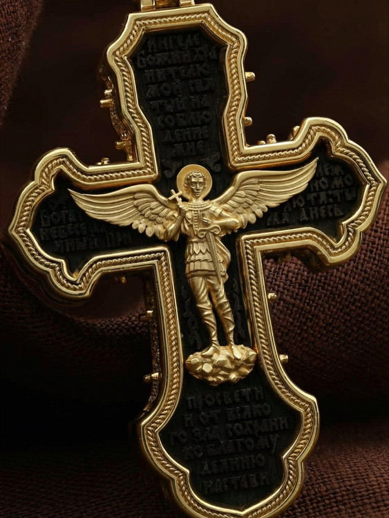 Крест из лимонного золота c эбеновым деревом