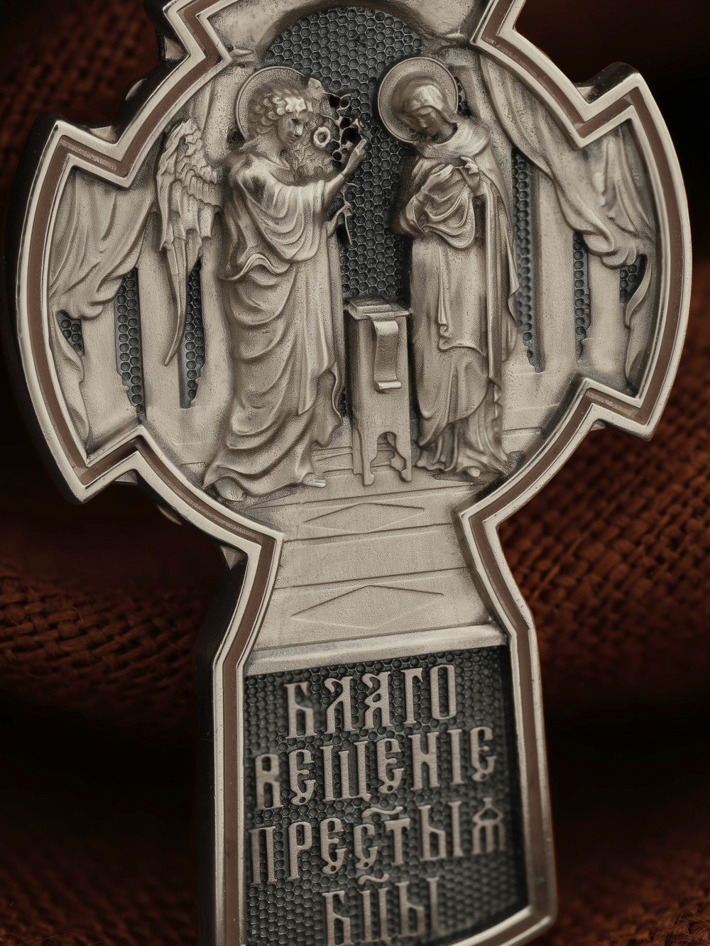 Крест из белого золота