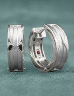 Серьги из белого золота c рубином