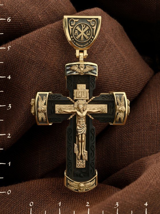 Крест из лимонного золота c эбеновым деревом