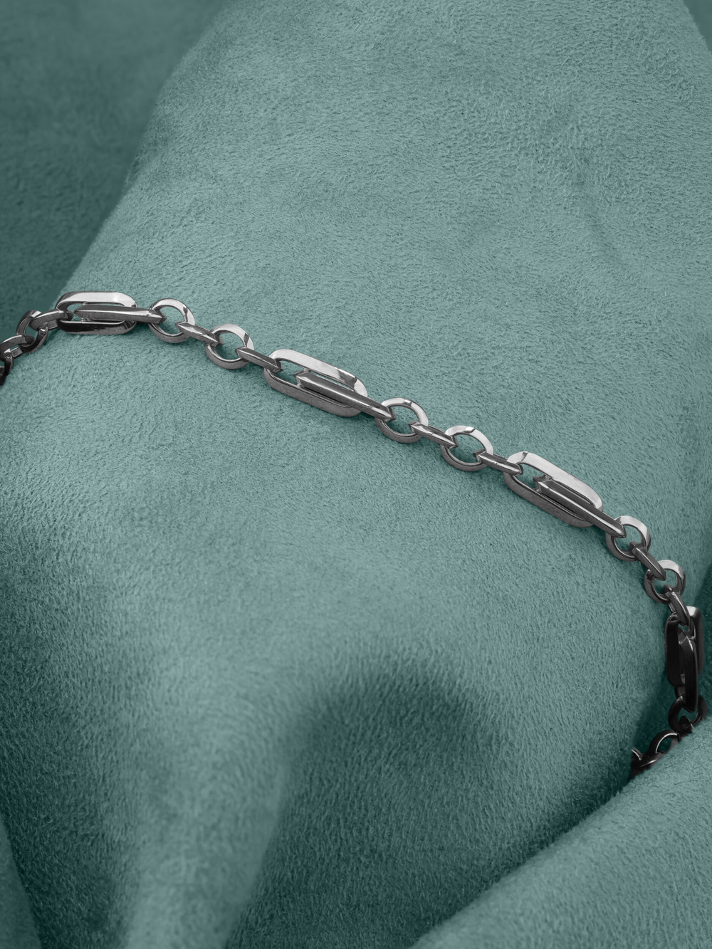 Браслет из белого золота