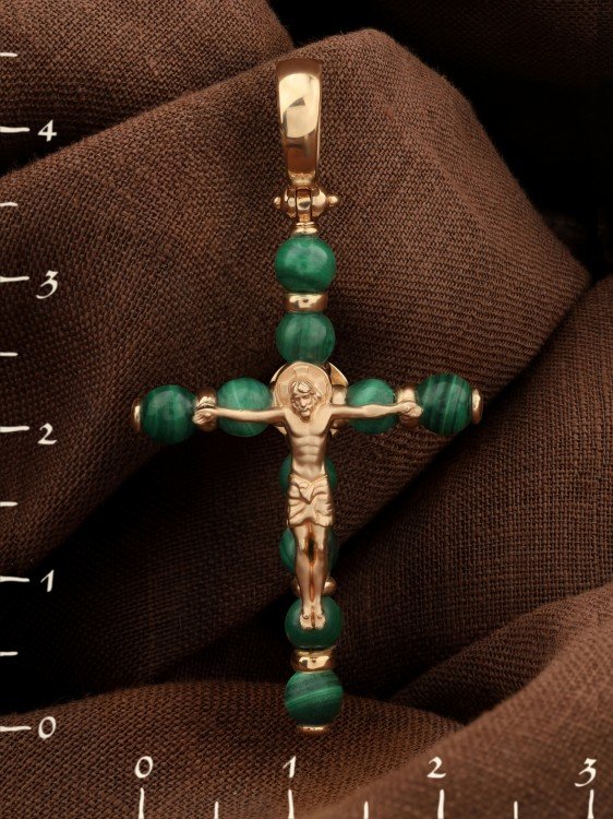 Крест из золота c малахитом