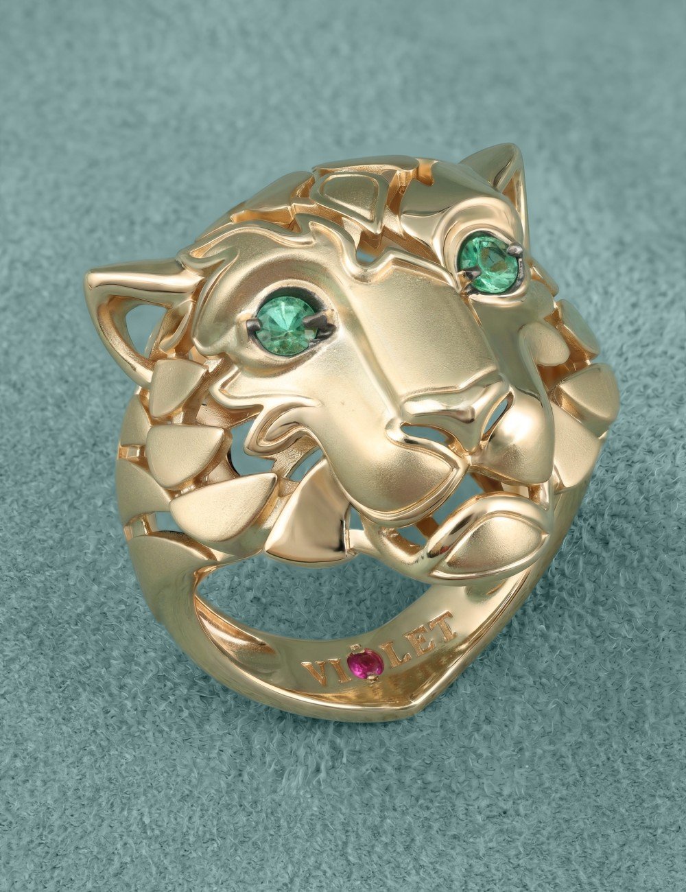 Кольцо из золота c изумрудом и рубином