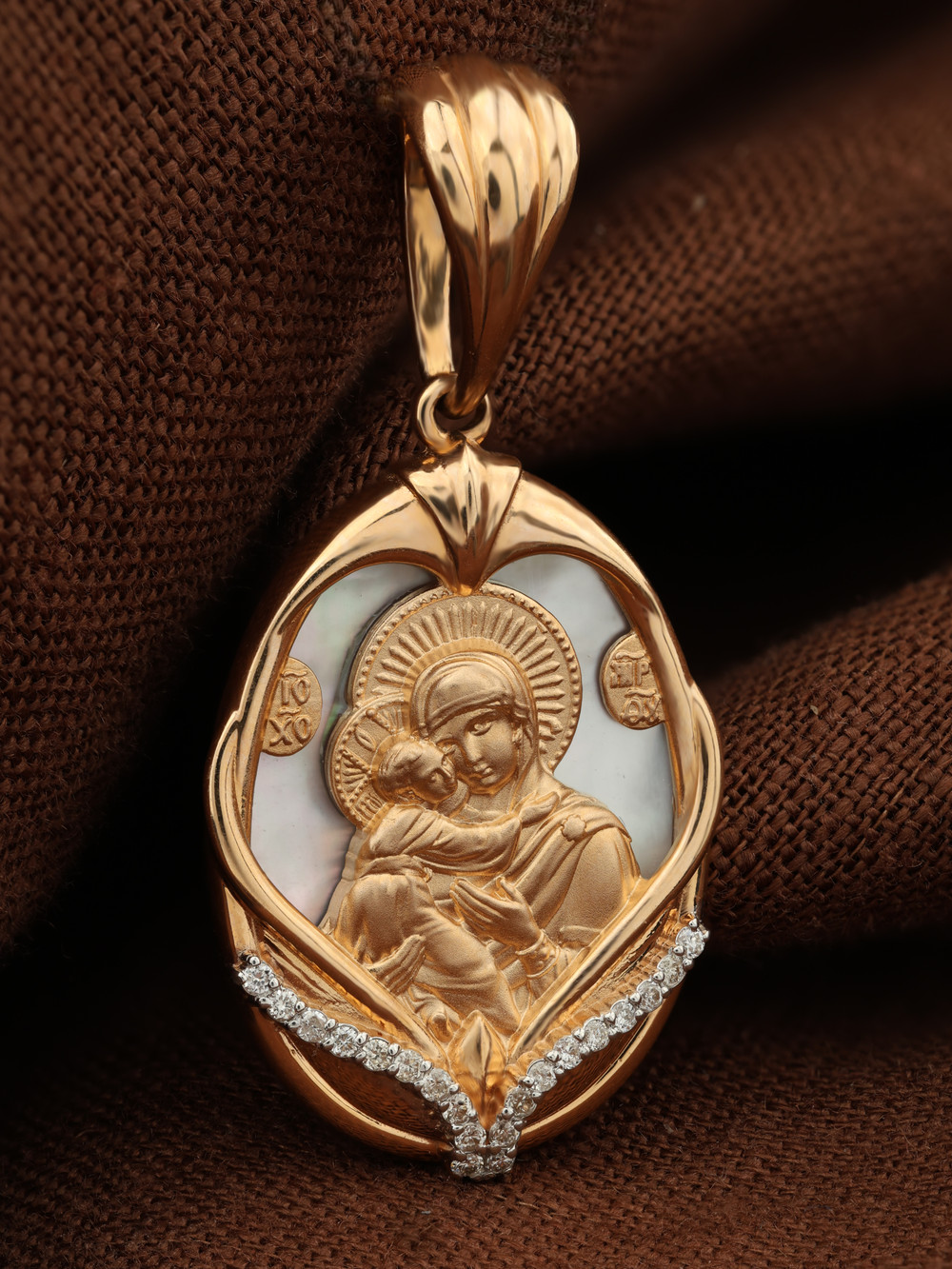 Образок из золота c бриллиантами и перламутром