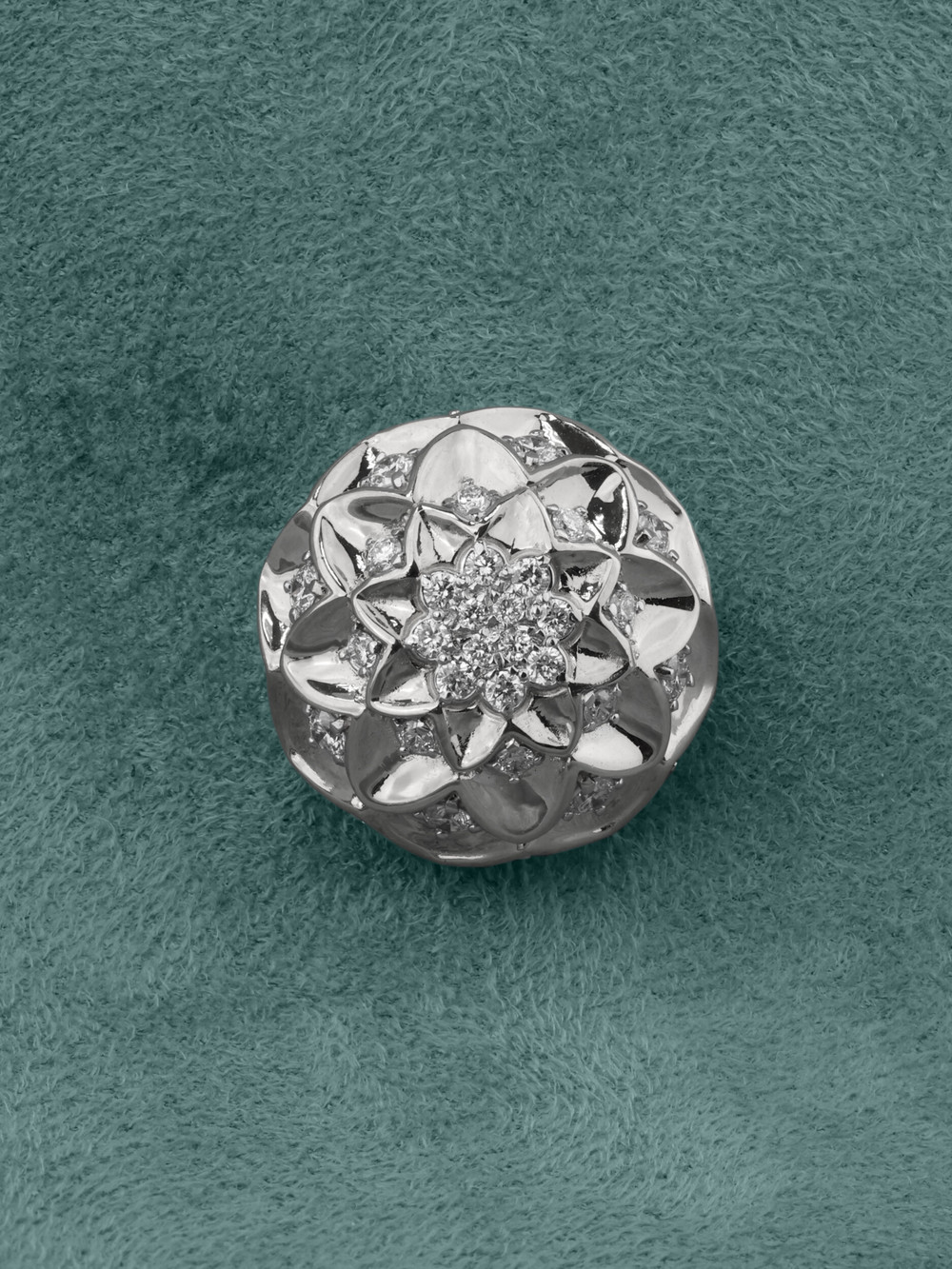 Подвеска из белого золота c бриллиантами