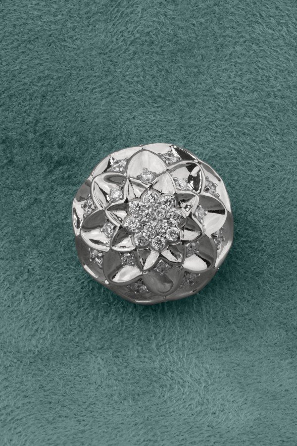 Подвеска из белого золота c бриллиантами