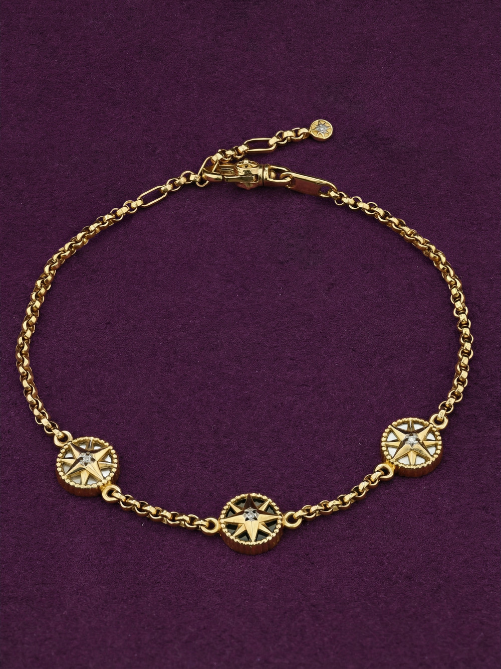 Браслет из лимонного золота c бриллиантами, ониксом и перламутром