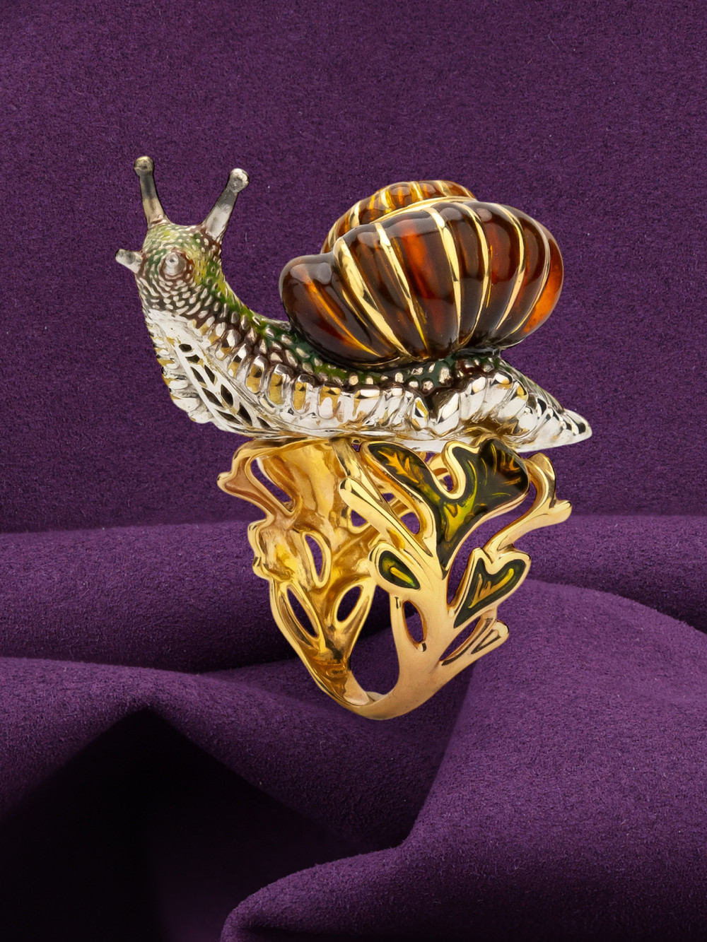 Кольцо из лимонного золота c эмалью