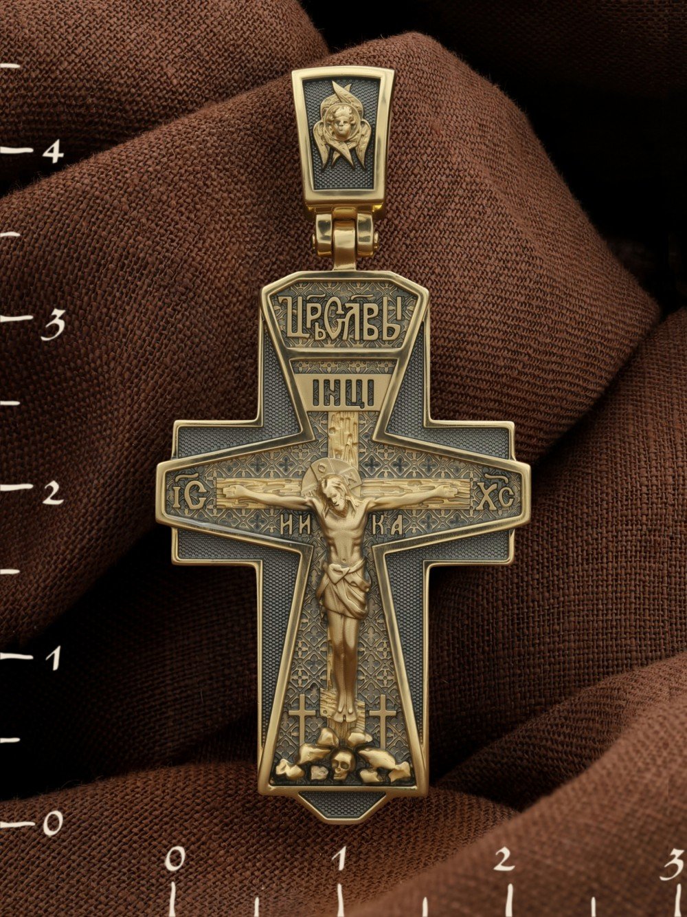 Крест из лимонного золота