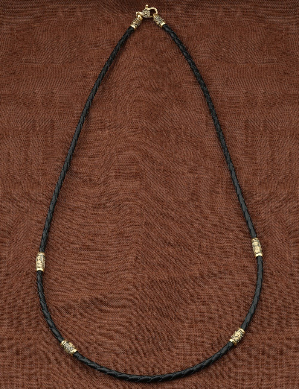 Гайтан из лимонного золота c кожаным шнурком