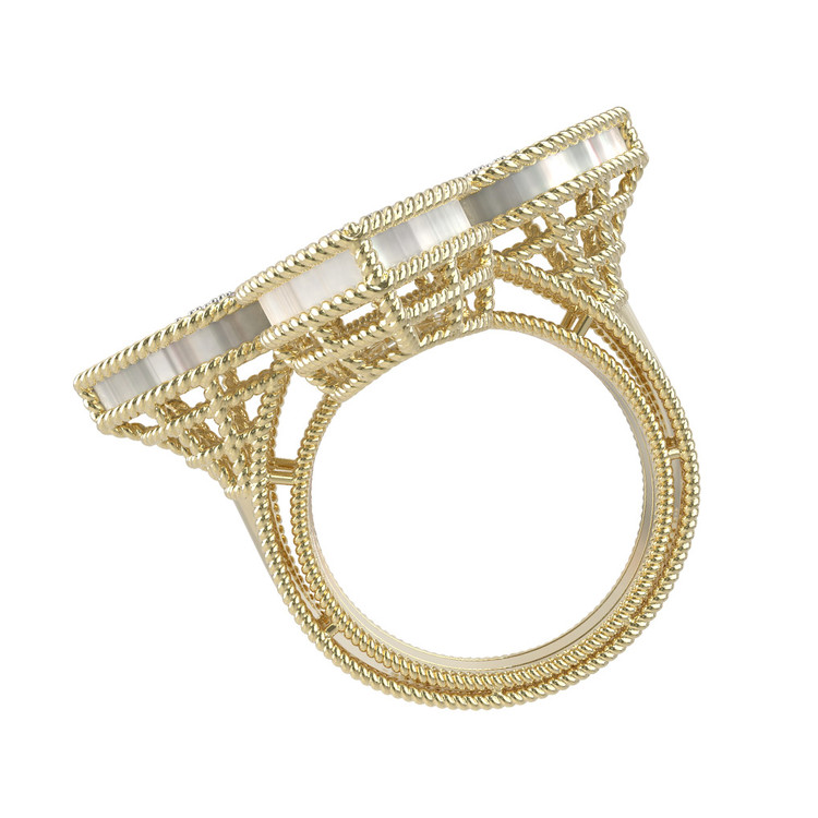 Кольцо из лимонного золота c бриллиантами и перламутром