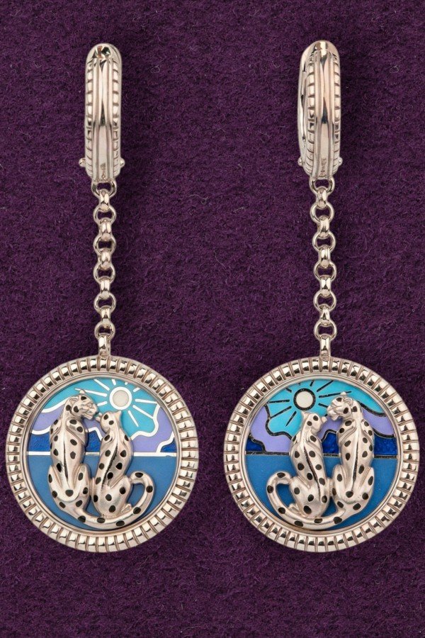 Серьги из белого золота c эмалью