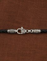 Гайтан из белого золота c кожаным шнурком