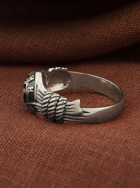 Кольцо из белого золота