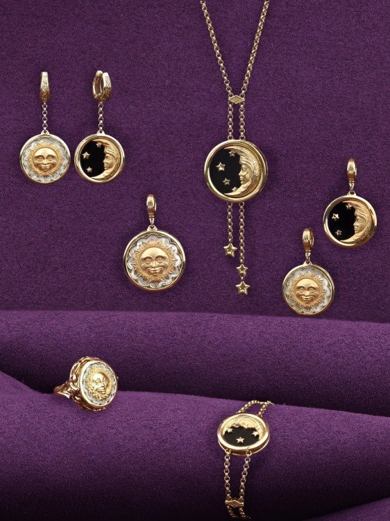 Кольцо из лимонного золота c ониксом и перламутром