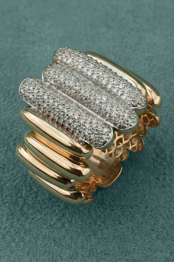 Кольцо из золота 585 пробы c бриллиантами