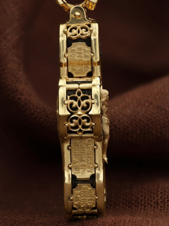 Крест из лимонного золота c эбеновым деревом