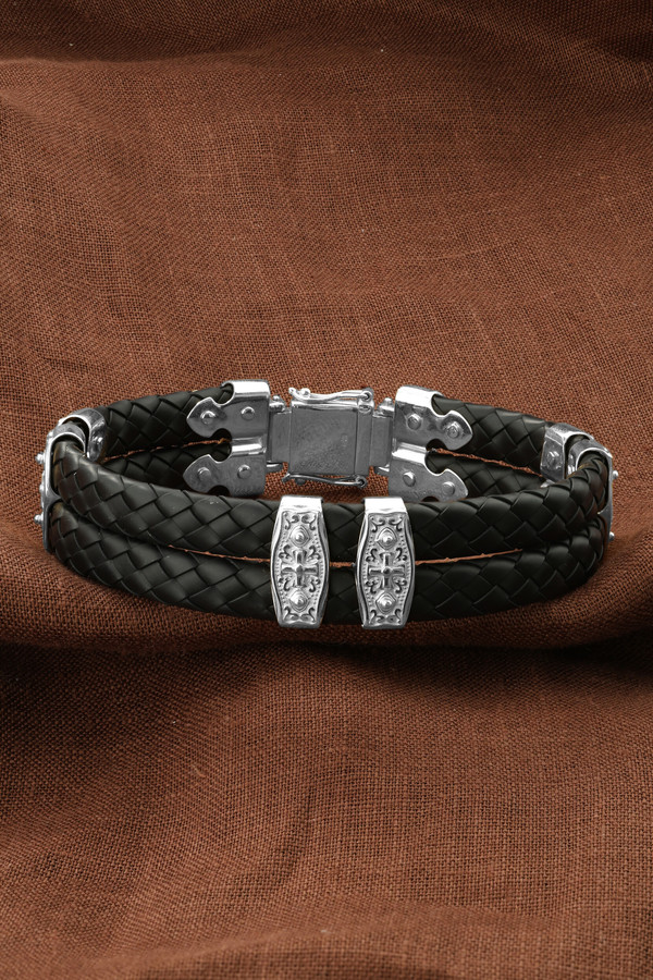 Браслет из белого золота c шнурком