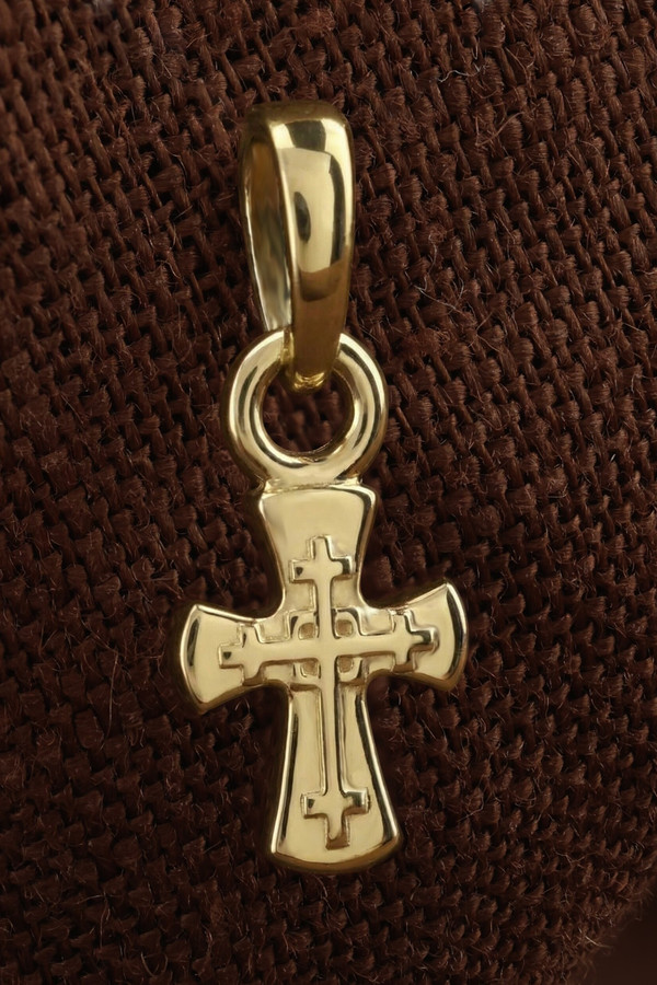 Крест из лимонного золота