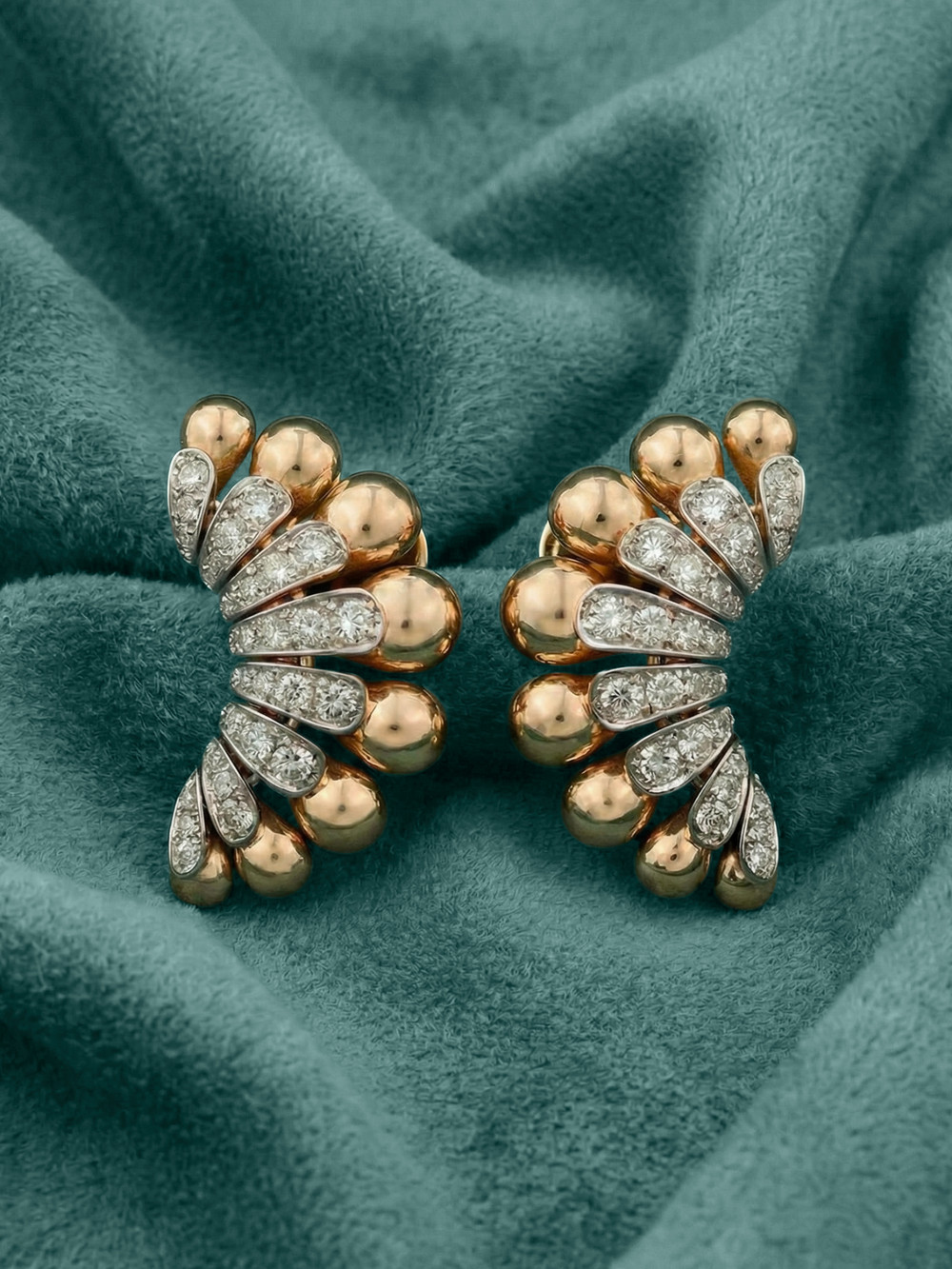 Серьги из золота c бриллиантами