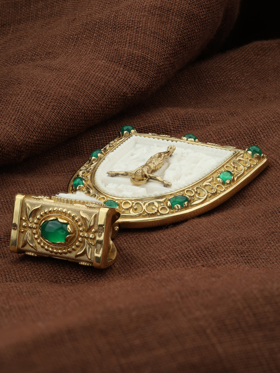 Образок из лимонного золота c эмалью, хризопразом и бивнем мамонта