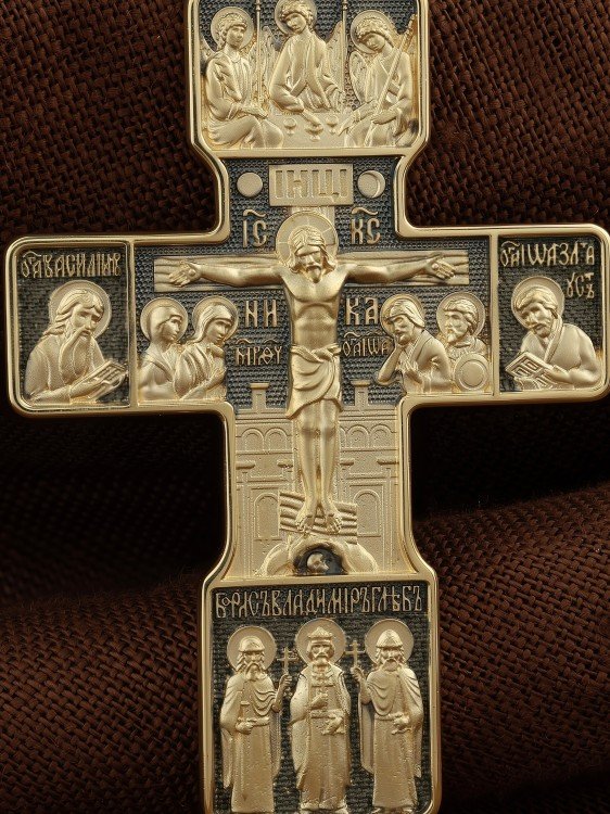 Крест из лимонного золота