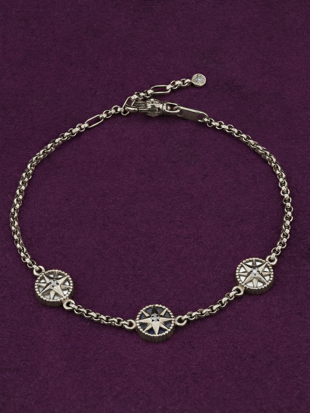 Браслет из белого золота c бриллиантами, лазуритом и перламутром