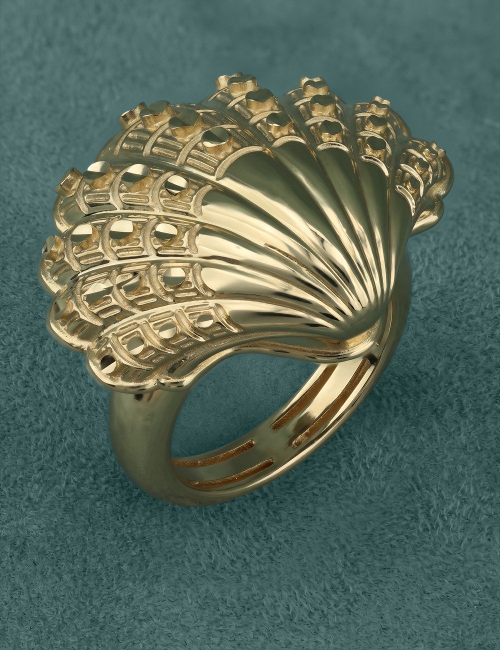 Кольцо из лимонного золота c рубином