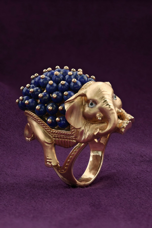 Кольцо из золота c эмалью и лазуритом