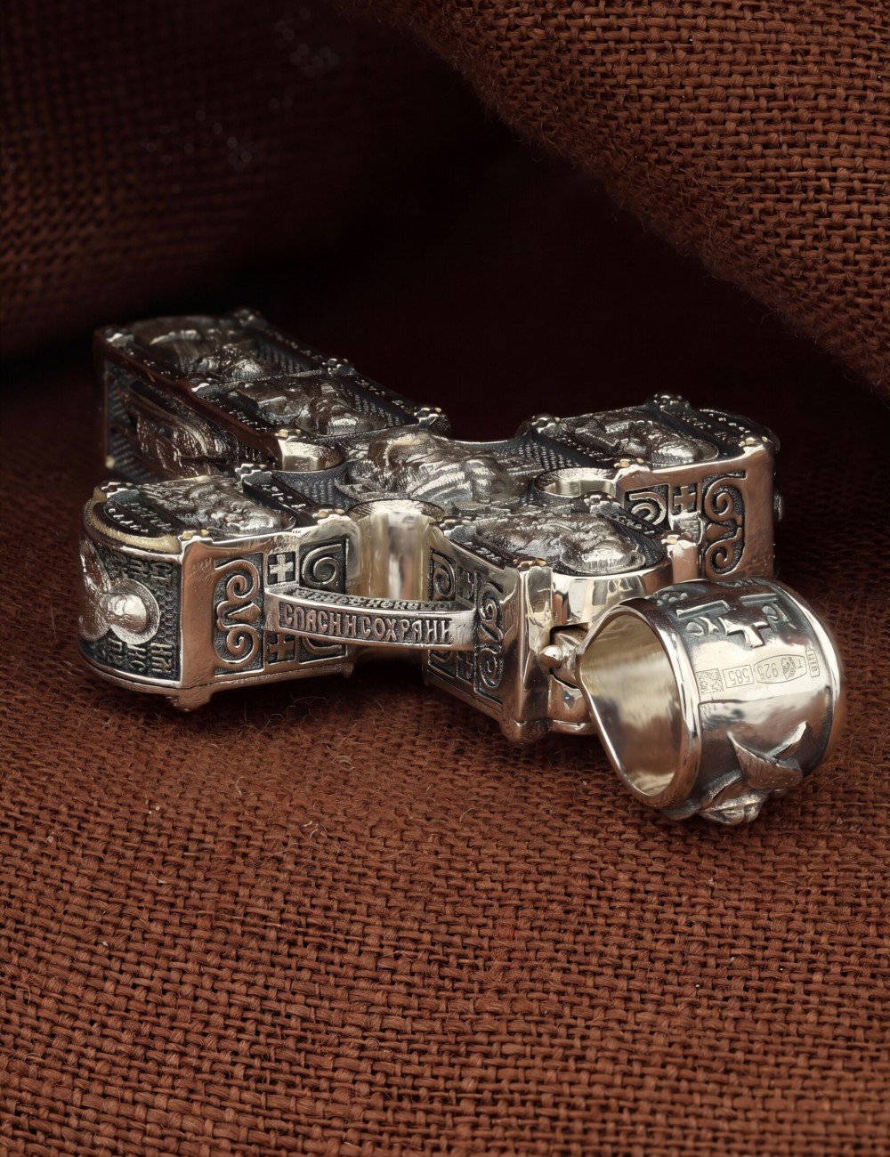 Крест из серебра и золота