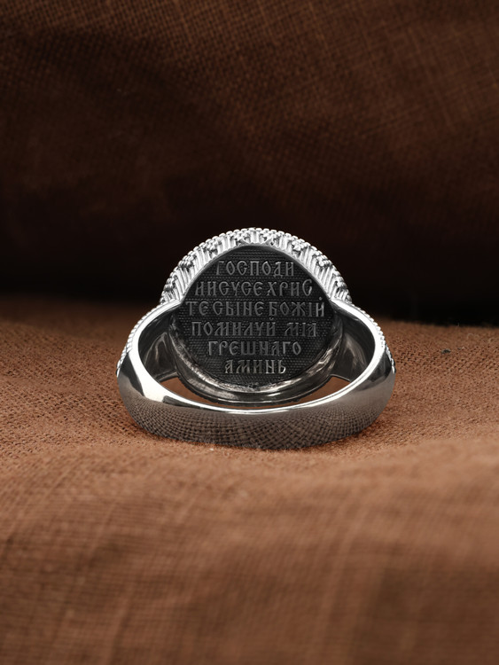 Кольцо из белого золота