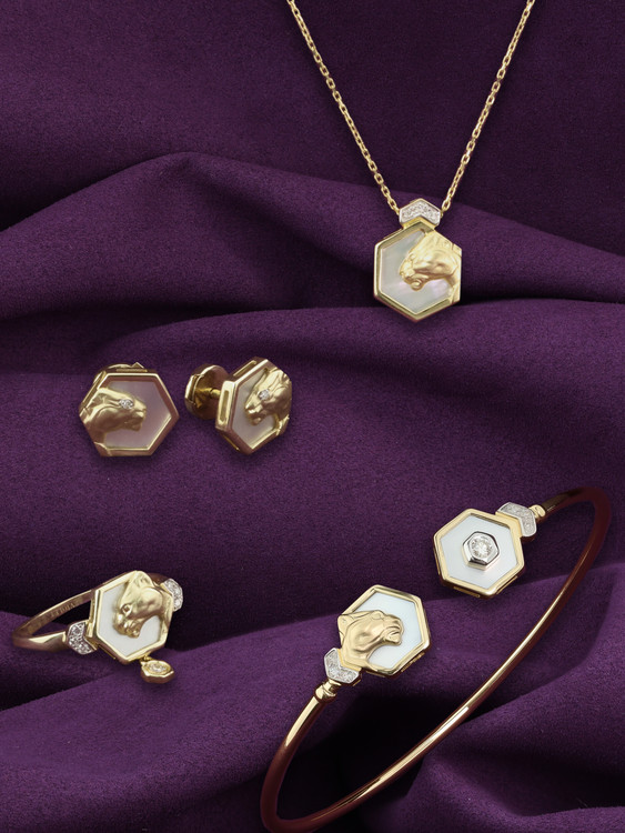 Кольцо из лимонного золота c бриллиантами и перламутром