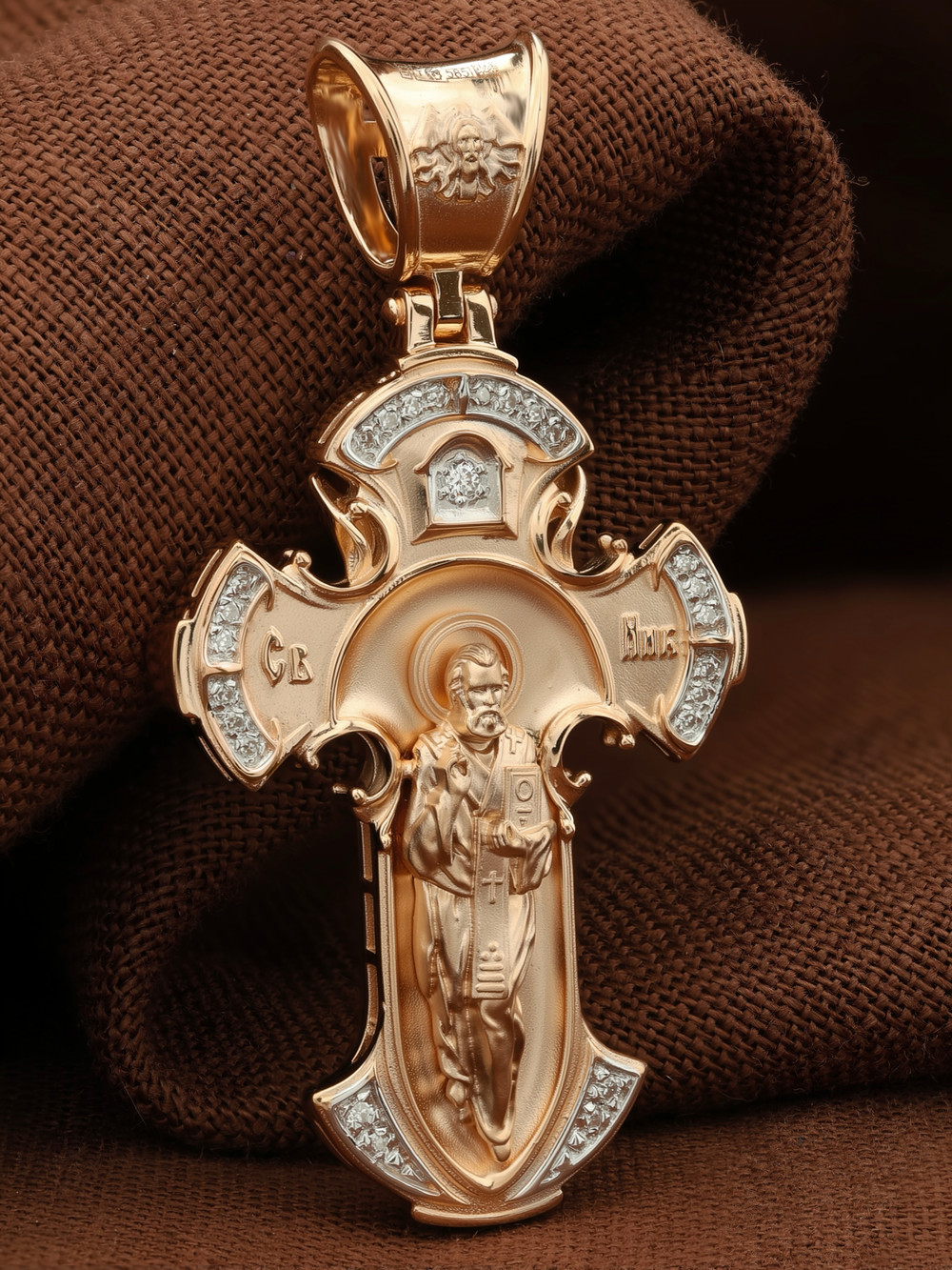 Крест из золота c бриллиантами