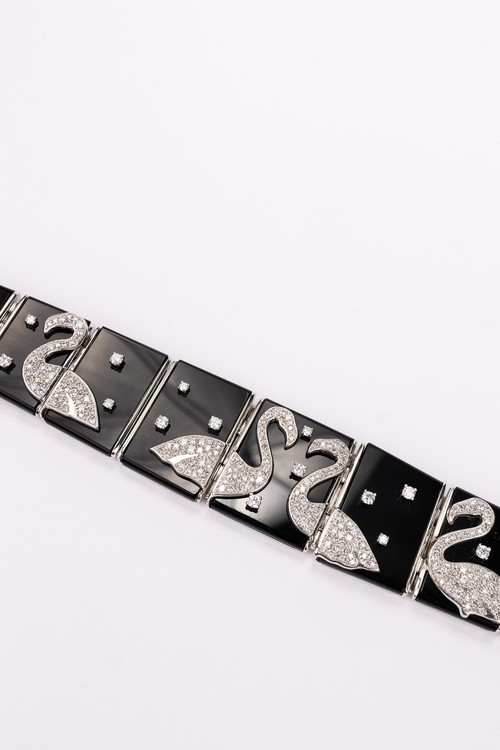 Браслет из белого золота c бриллиантами и ониксом