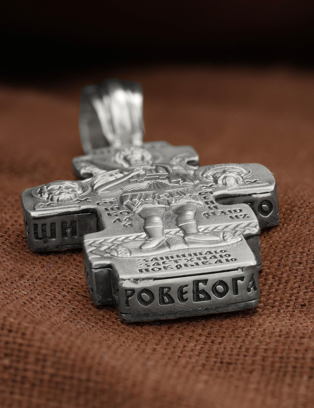 Крест из белого золота 585 пробы
