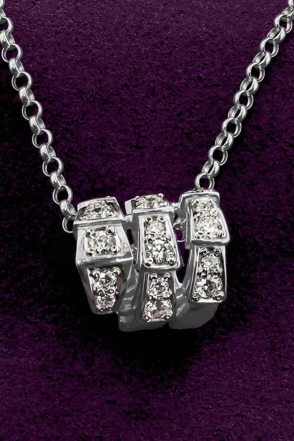 Подвеска из белого золота c бриллиантами