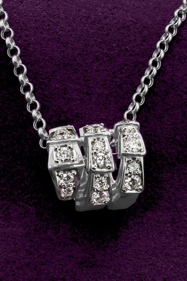 Подвеска из белого золота c бриллиантами