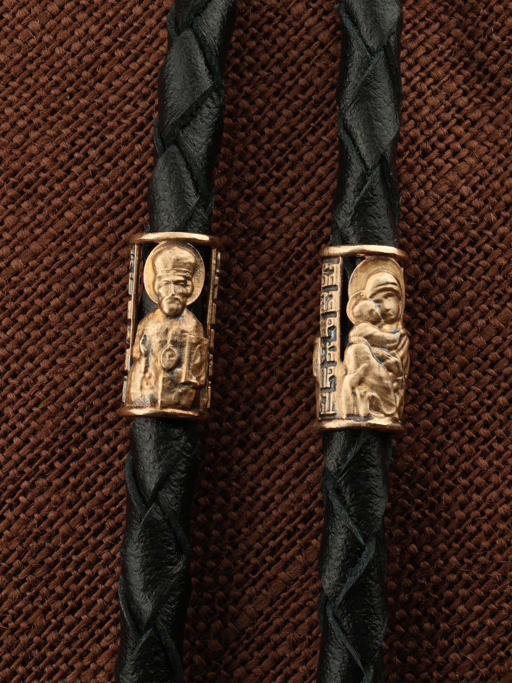 Гайтан из золота c кожаным шнурком