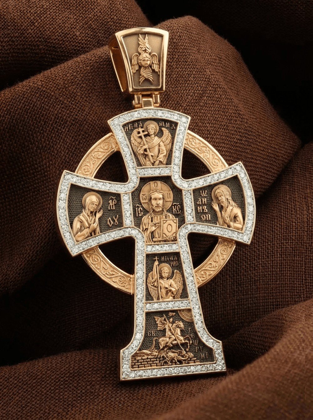 Крест из золота c эмалью и бриллиантами