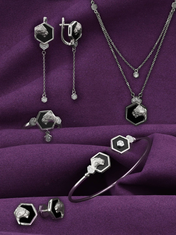 Серьги из белого золота c бриллиантами и ониксом