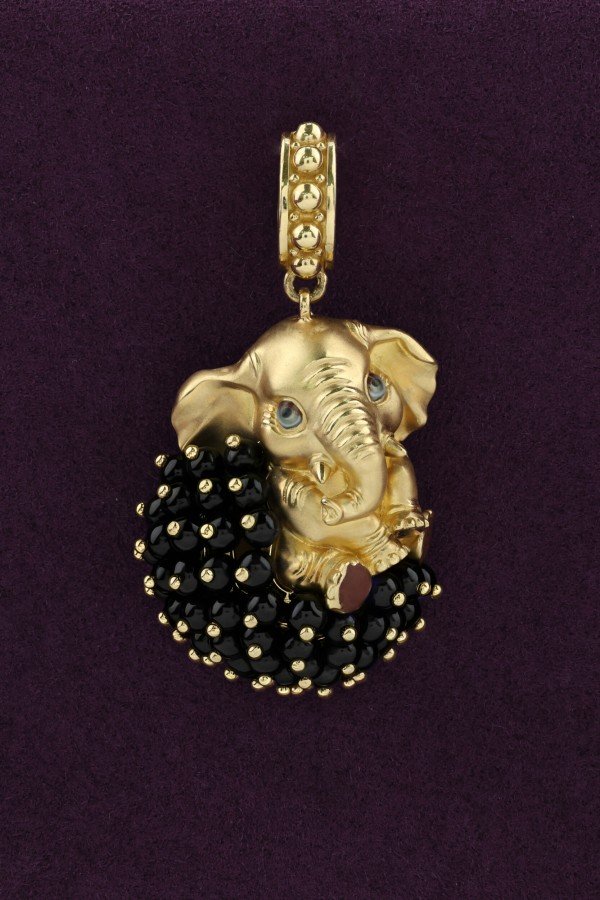 Подвеска из лимонного золота c эмалью и ониксом