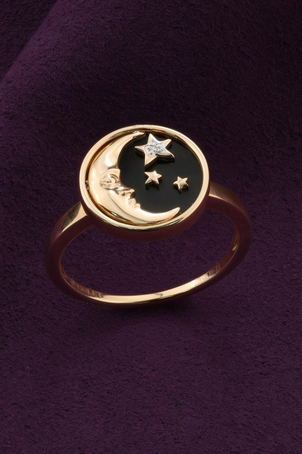 Кольцо из золота c бриллиантами и ониксом