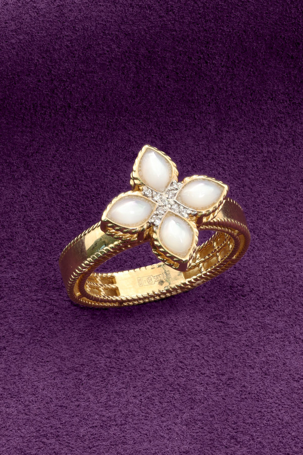 Кольцо из золота c бриллиантами и перламутром