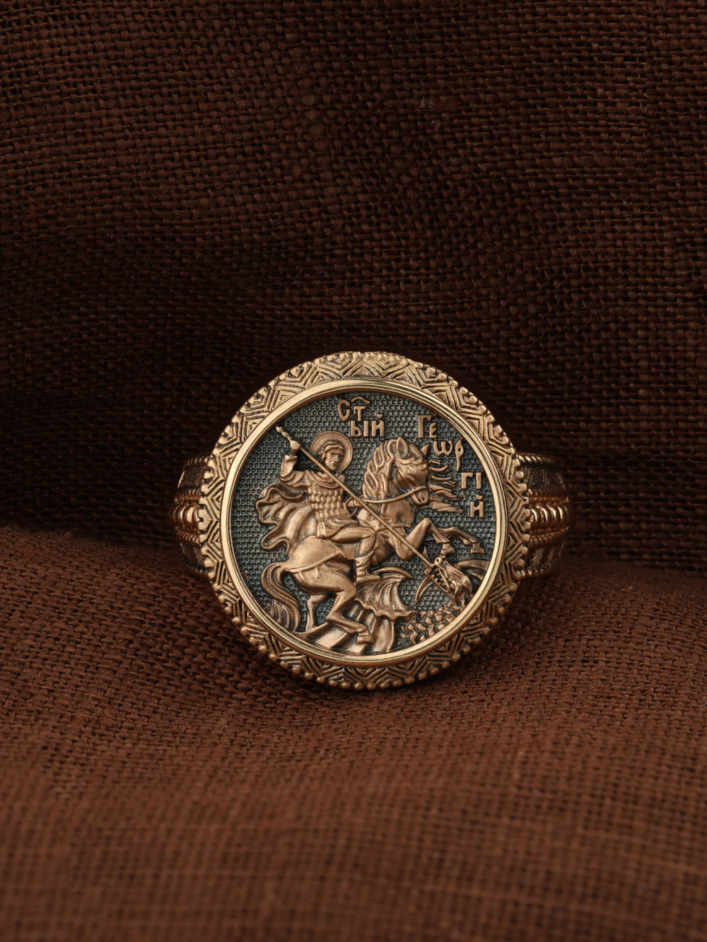 Кольцо из золота