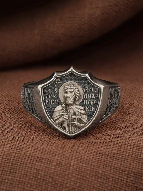 Кольцо из белого золота