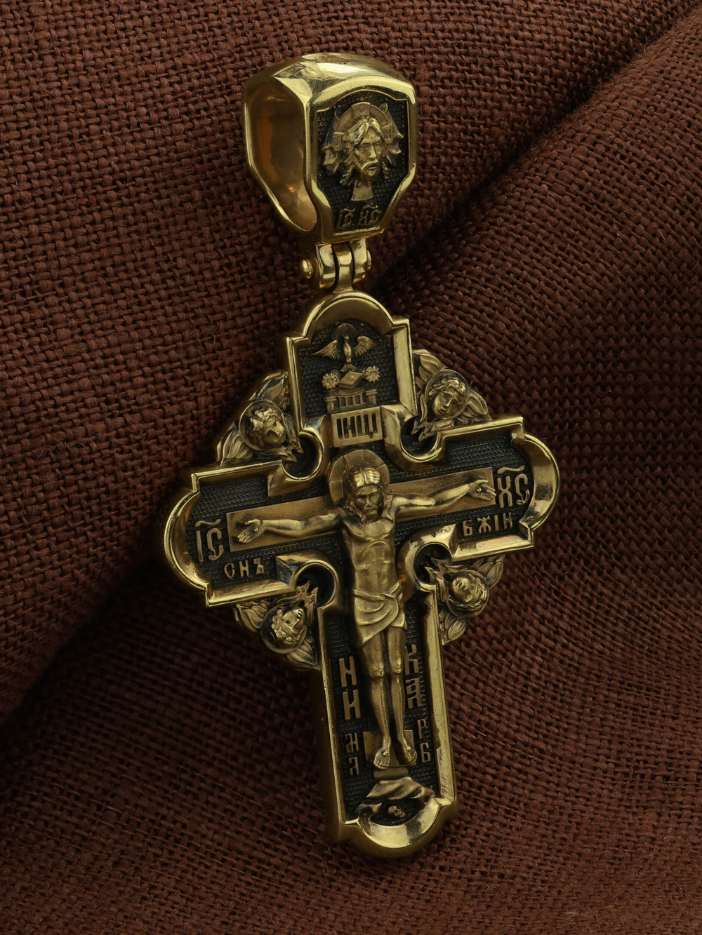 Крест из лимонного золота