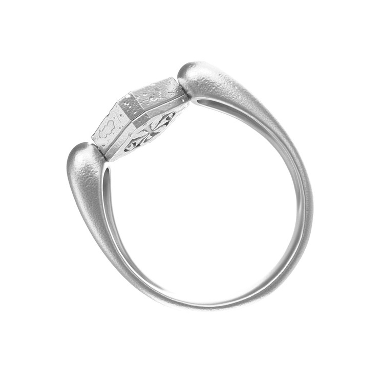 Кольцо из белого золота