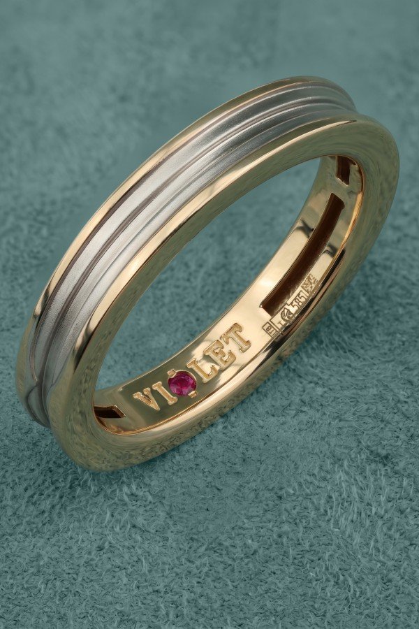 Кольцо из золота c рубином