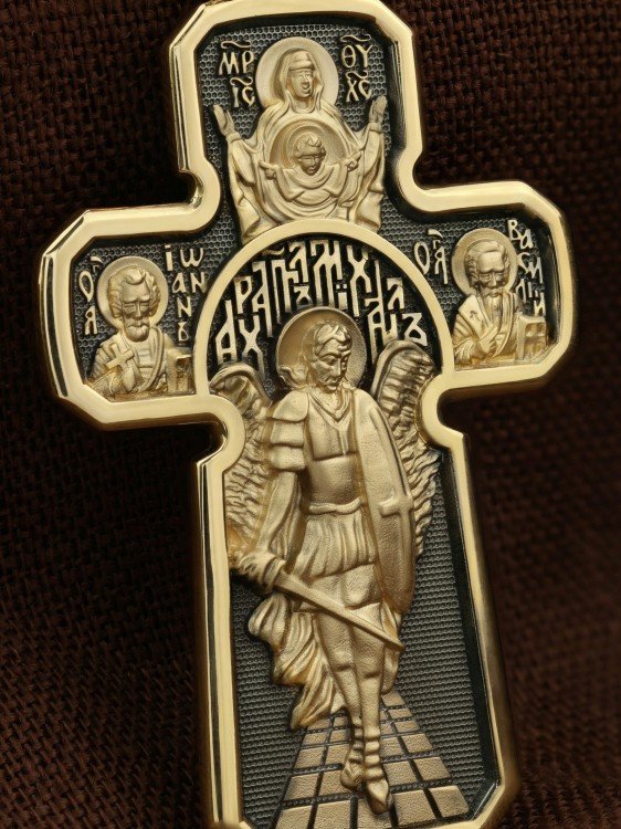 Крест из лимонного золота